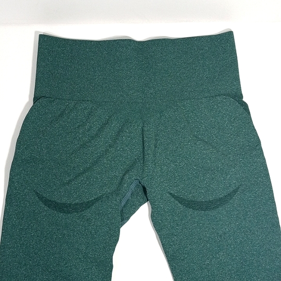 Green compressed leggings new never worn - Picture 2 of 3